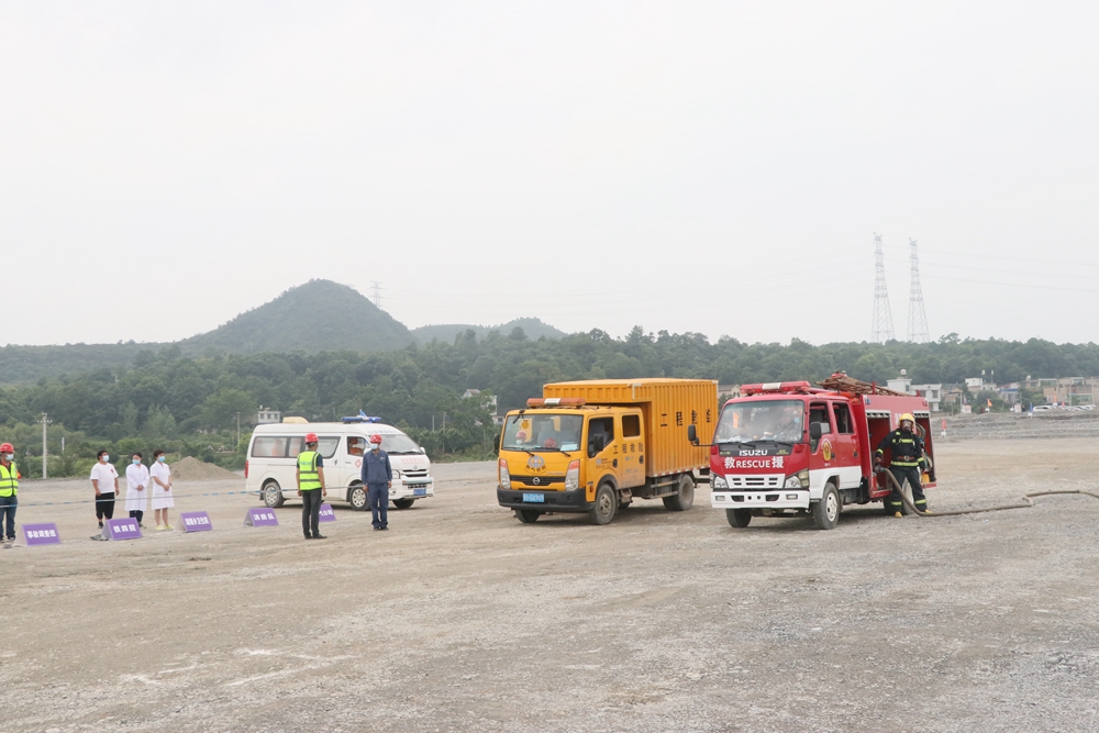 2022年安全生產(chǎn)月燃?xì)庑孤?yīng)急救援演練活動(dòng)(圖8) 2022年安全生產(chǎn)月燃?xì)庑孤?yīng)急救援演練活動(dòng)(圖8)