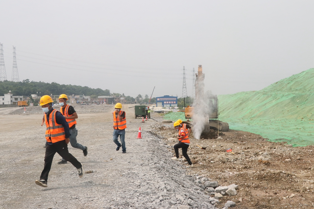 2022年安全生產(chǎn)月燃?xì)庑孤?yīng)急救援演練活動(dòng)(圖9) 2022年安全生產(chǎn)月燃?xì)庑孤?yīng)急救援演練活動(dòng)(圖9)